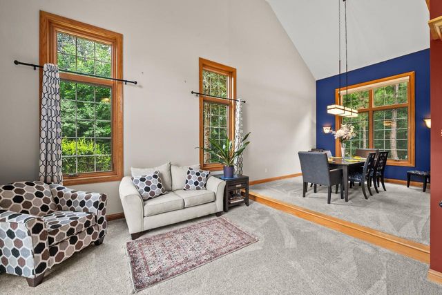 2245 S Foxglove COURT, New Berlin, WI 53151