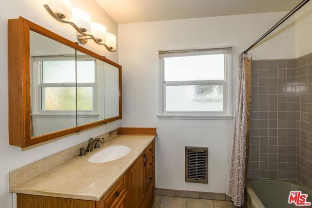 14745 MARLIN Place, Van Nuys (los Angeles), CA 91405