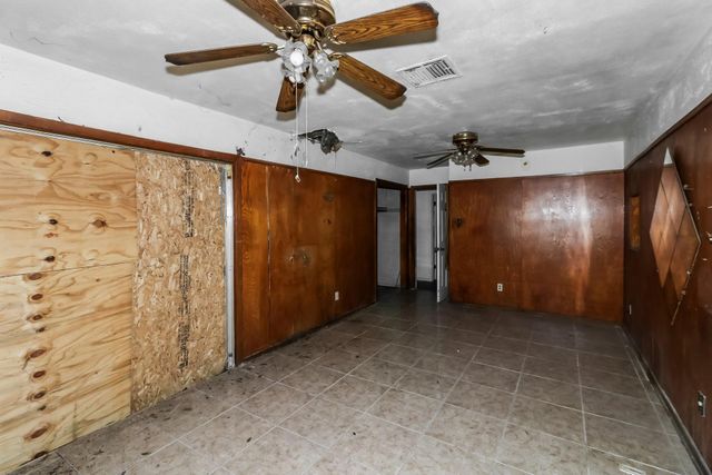 5843 Thrush Drive, Houston, TX 77033