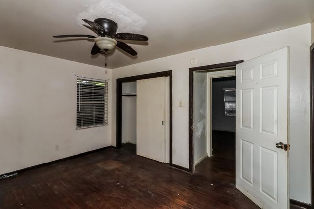 5843 Thrush Drive, Houston, TX 77033