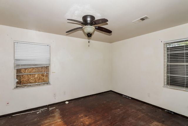 5843 Thrush Drive, Houston, TX 77033