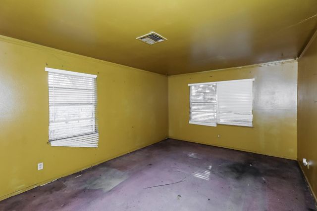 5843 Thrush Drive, Houston, TX 77033