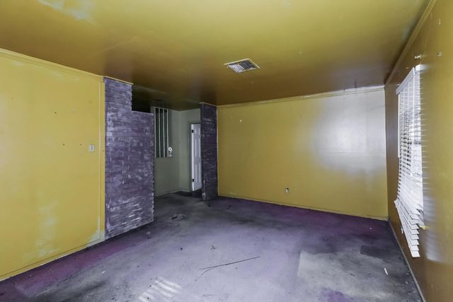 5843 Thrush Drive, Houston, TX 77033