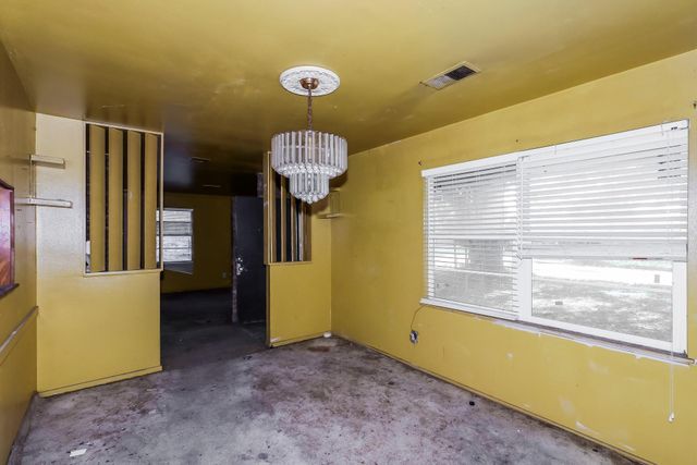 5843 Thrush Drive, Houston, TX 77033