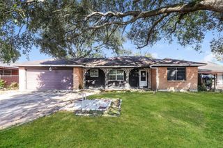 5843 Thrush Drive, Houston, TX 77033