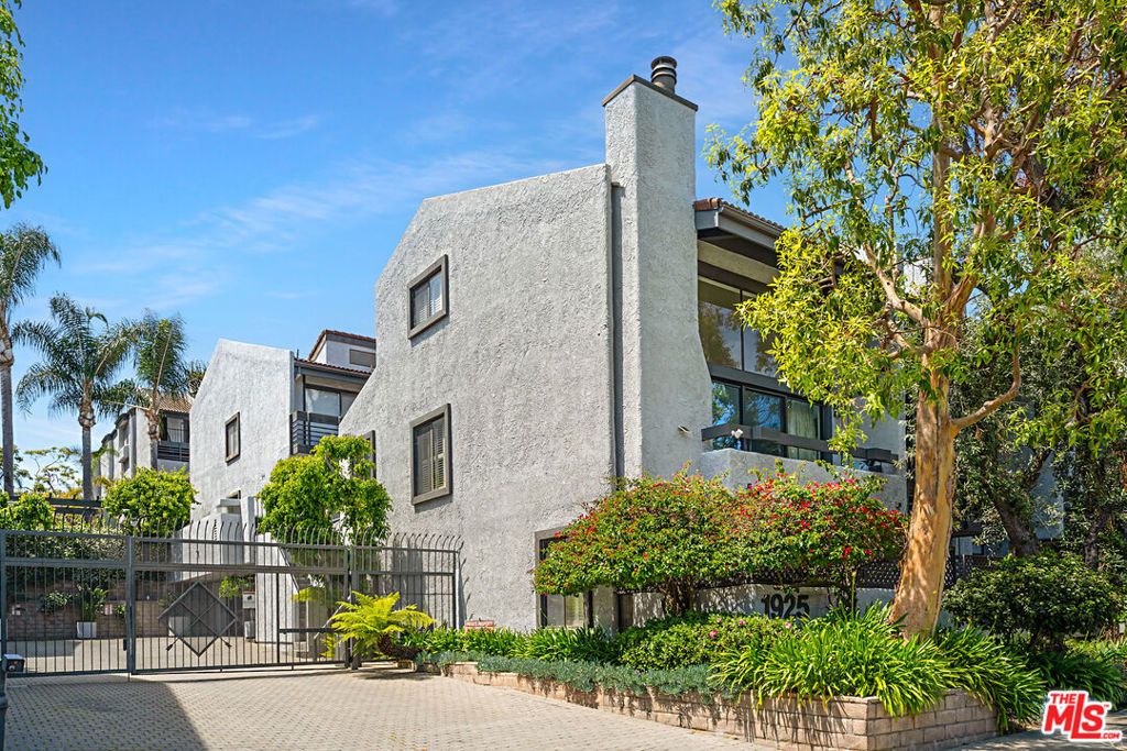 1925 S Beverly Glen Boulevard 40, Los Angeles, CA 90025 — photo 2