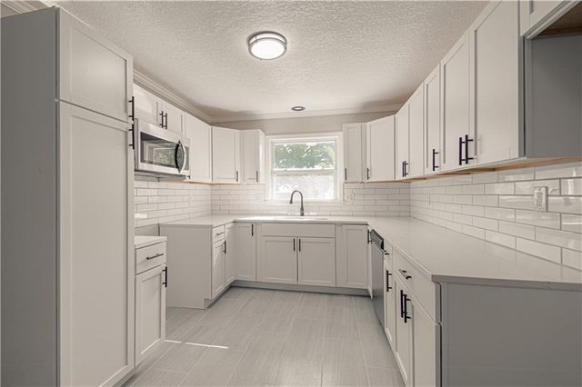 8512 E 85th Street, Raytown, MO 64138