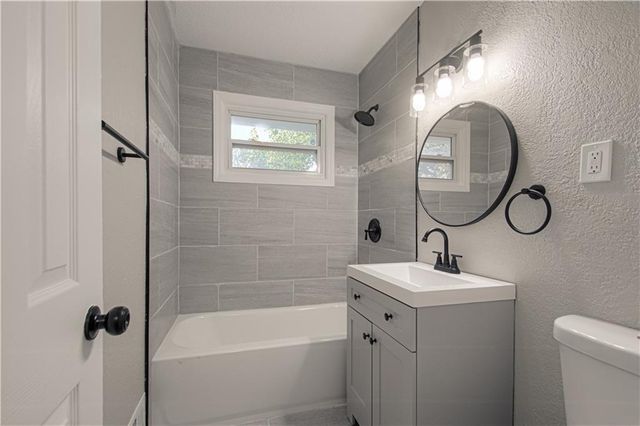 8512 E 85th Street, Raytown, MO 64138