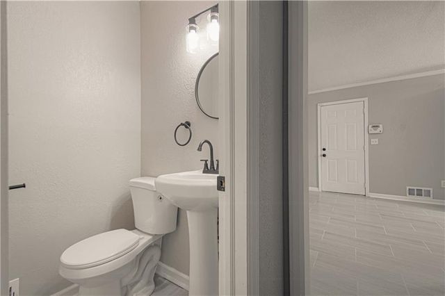 8512 E 85th Street, Raytown, MO 64138