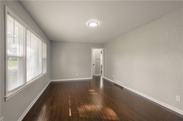 8512 E 85th Street, Raytown, MO 64138