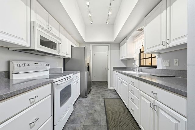 1111 LAKESHORE DRIVE C4, Eustis, FL 32726