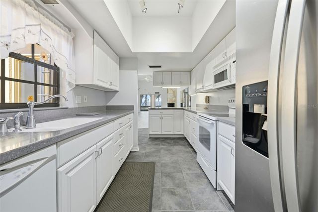 1111 LAKESHORE DRIVE C4, Eustis, FL 32726