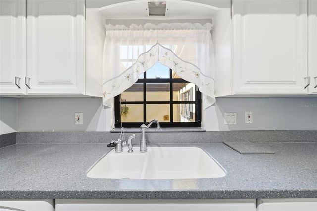 1111 LAKESHORE DRIVE C4, Eustis, FL 32726