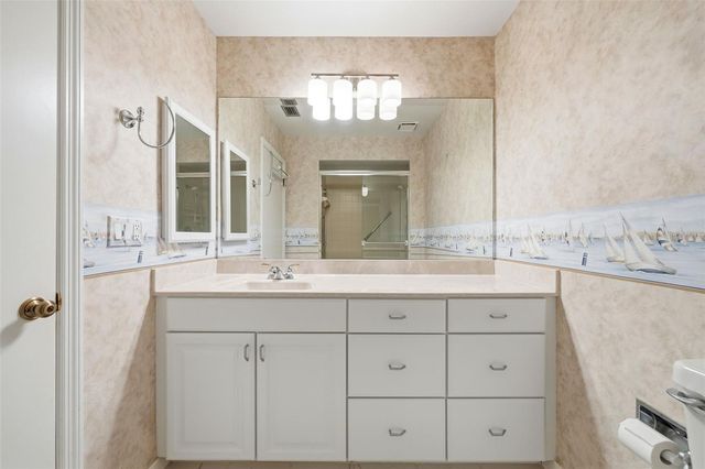 1111 LAKESHORE DRIVE C4, Eustis, FL 32726