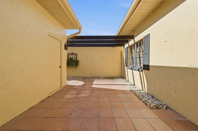 1111 LAKESHORE DRIVE C4, Eustis, FL 32726