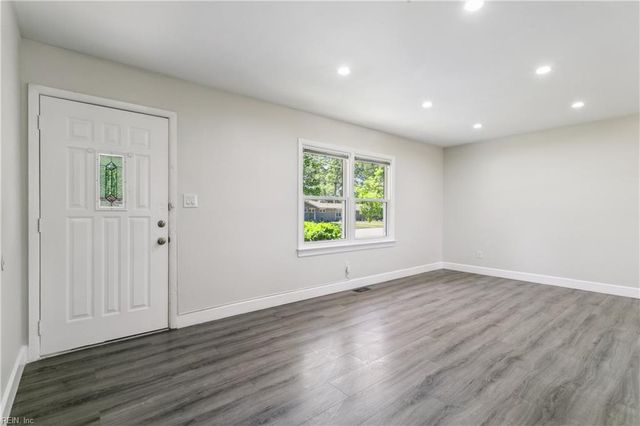 314 Martha Lee DR, Hampton, VA 23666