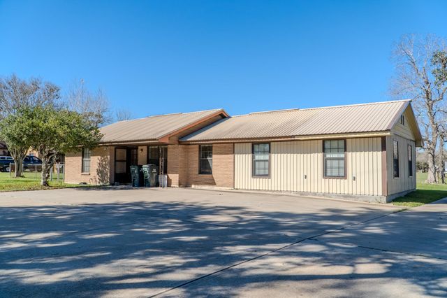 4959 Highway 90, Alleyton, TX 78935
