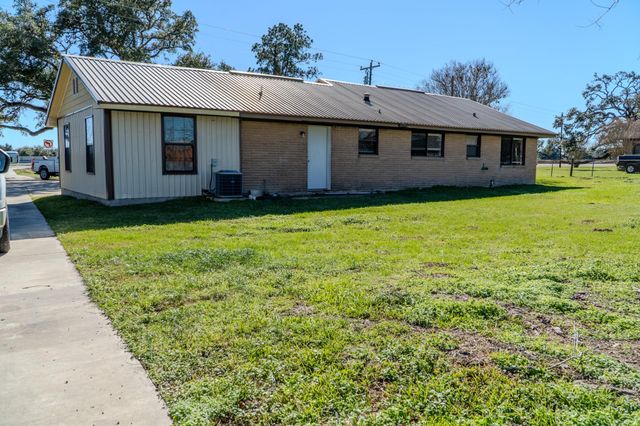 4959 Highway 90, Alleyton, TX 78935