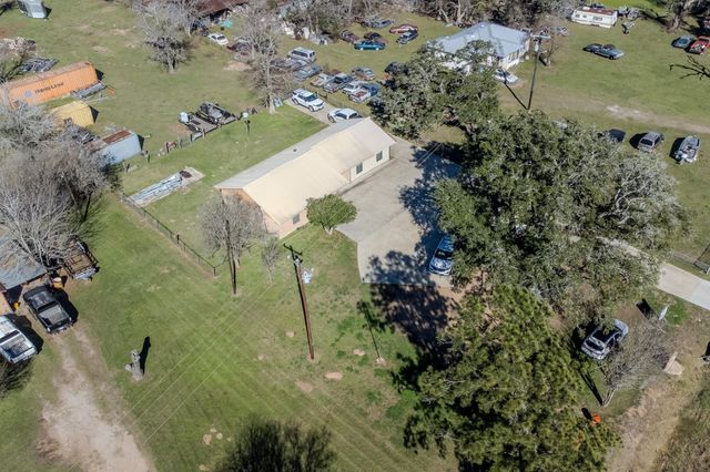 4959 Highway 90, Alleyton, TX 78935