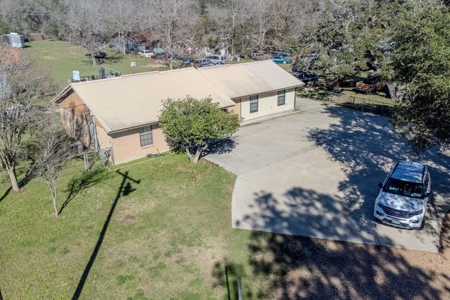 4959 Highway 90, Alleyton, TX 78935