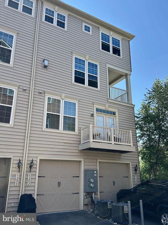 5202 STREAM BANK LN #301M, Greenbelt, MD 20770