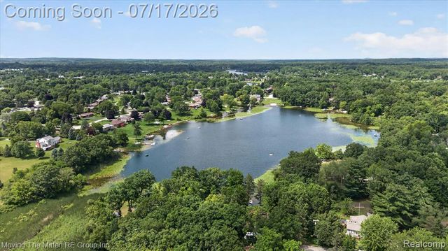 744 S Park Street, Highland, MI 48356