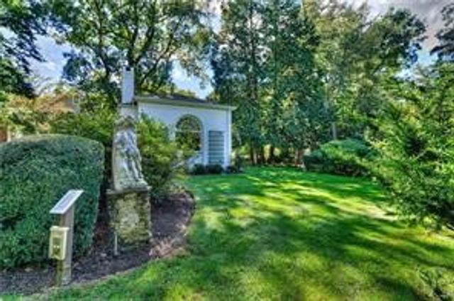 78 Windward Lane, Bristol, RI 02809