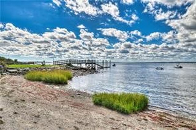 78 Windward Lane, Bristol, RI 02809