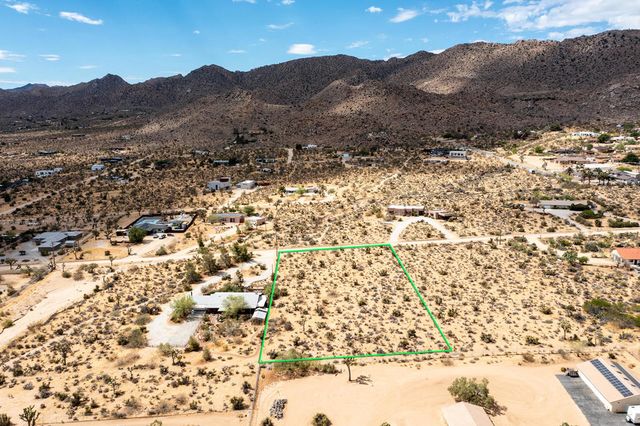207 Onaga Trail, Joshua Tree, CA 92252