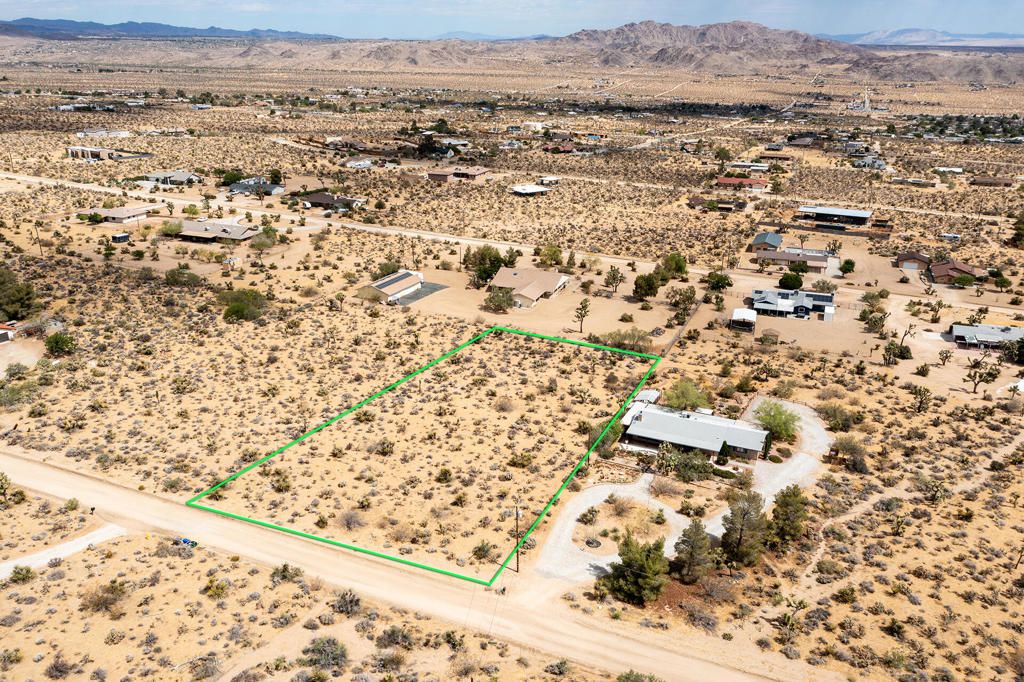 207 Onaga Trail, Joshua Tree, CA 92252