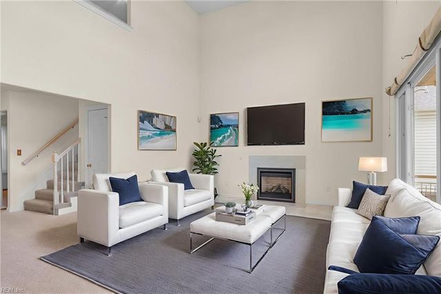 948 Sandoval DR, Virginia Beach, VA 23454