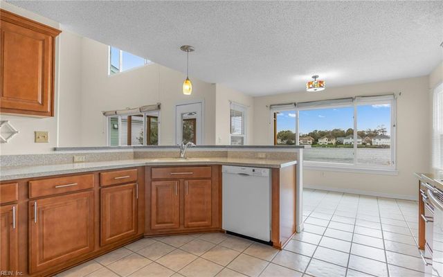 948 Sandoval DR, Virginia Beach, VA 23454