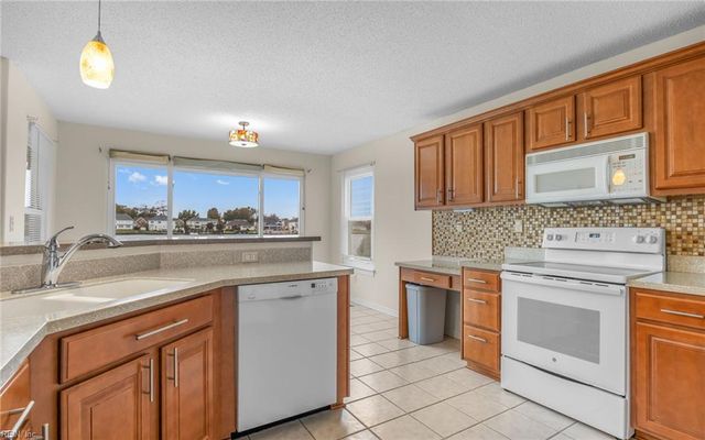 948 Sandoval DR, Virginia Beach, VA 23454