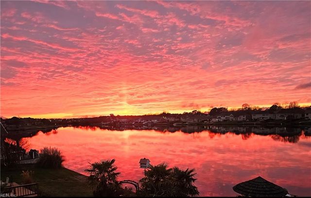 948 Sandoval DR, Virginia Beach, VA 23454