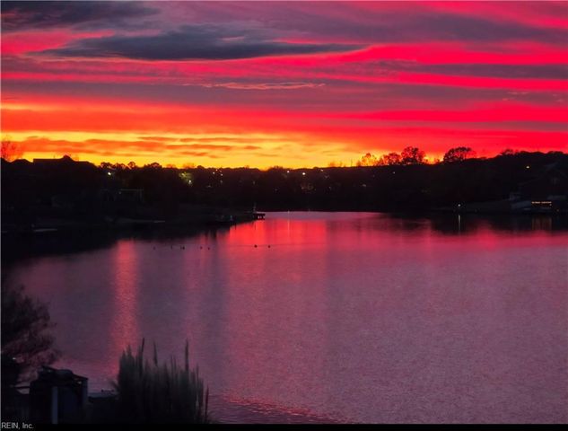 948 Sandoval DR, Virginia Beach, VA 23454