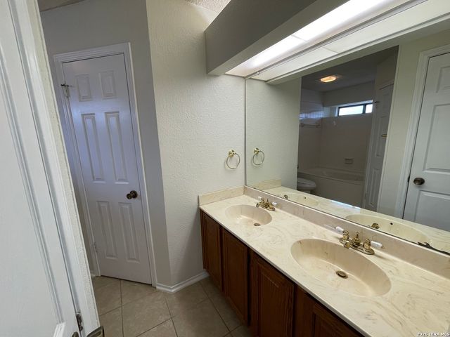 3624 ELM CT, Schertz, TX 78108