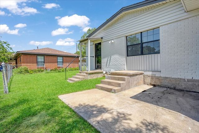 1815 W Brockett Street, Sherman, TX 75092