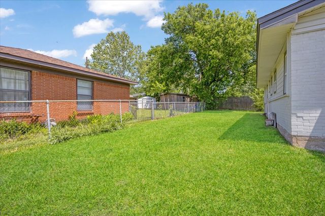 1815 W Brockett Street, Sherman, TX 75092
