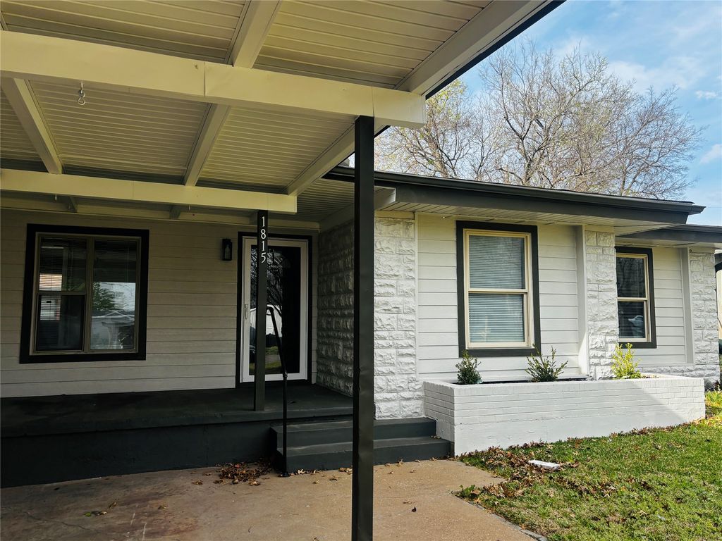 1815 W Brockett Street, Sherman, TX 75092