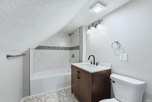 4326 Fairfield Avenue, Fort Wayne, IN 46807