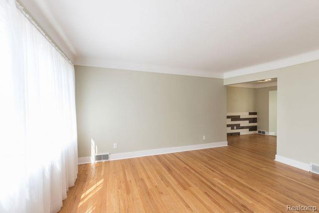 2800 Marian Drive, Trenton, MI 48183