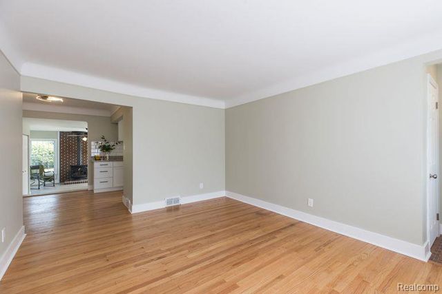 2800 Marian Drive, Trenton, MI 48183