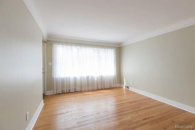 2800 Marian Drive, Trenton, MI 48183