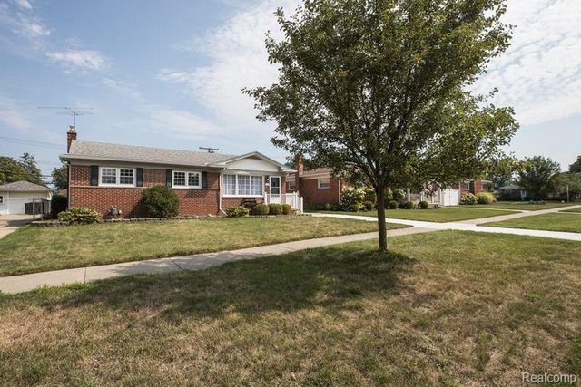 2800 Marian Drive, Trenton, MI 48183