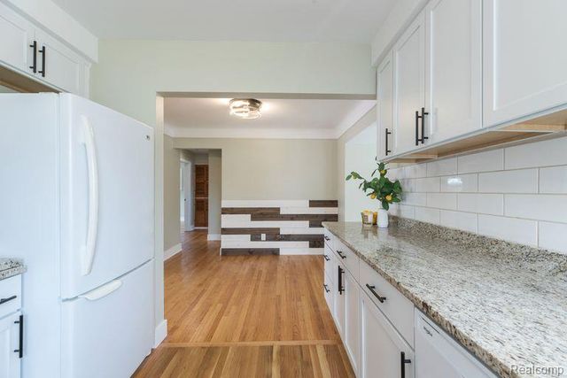 2800 Marian Drive, Trenton, MI 48183