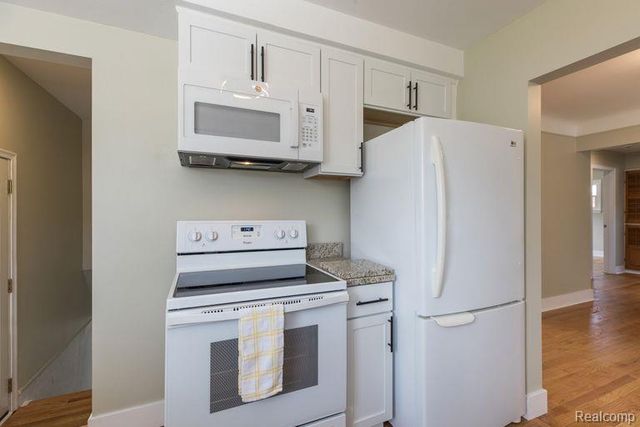 2800 Marian Drive, Trenton, MI 48183