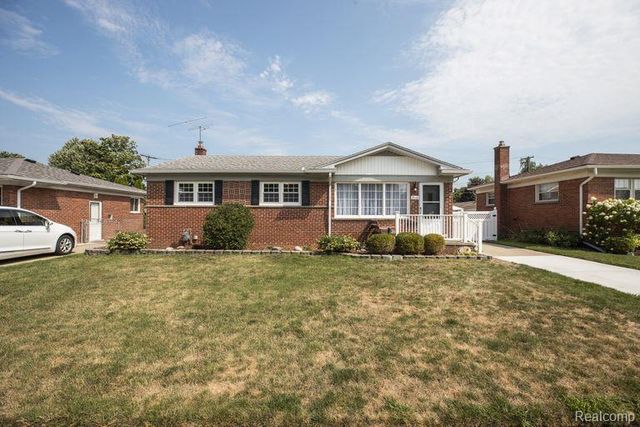 2800 Marian Drive, Trenton, MI 48183