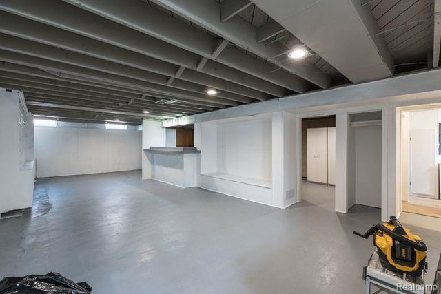 2800 Marian Drive, Trenton, MI 48183