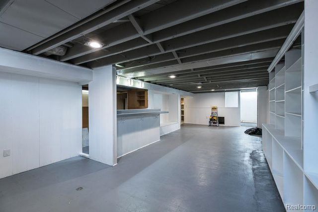 2800 Marian Drive, Trenton, MI 48183