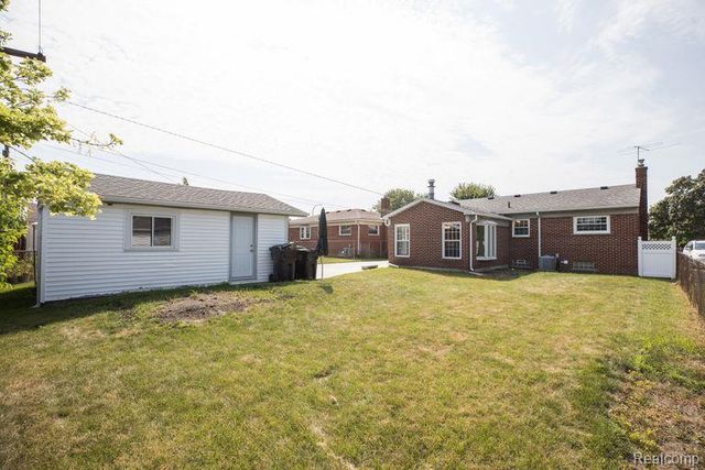 2800 Marian Drive, Trenton, MI 48183